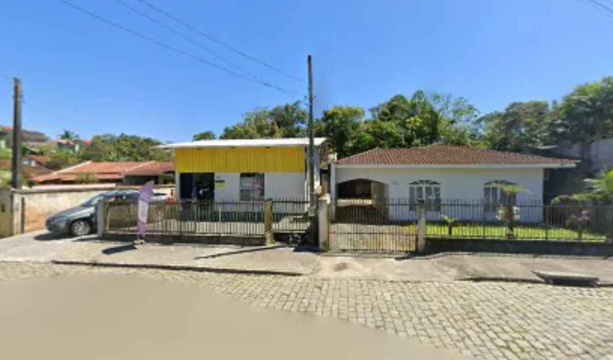 Fachada de Esqualum