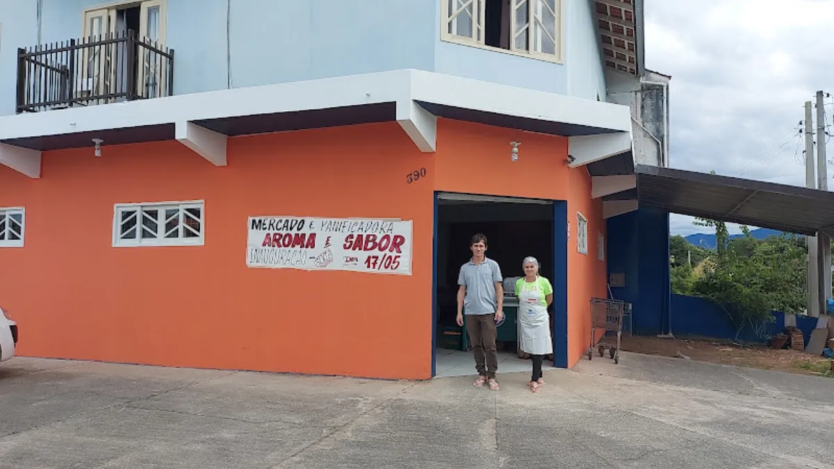Fachada de Mercado e Panificadora Aroma e Sabor