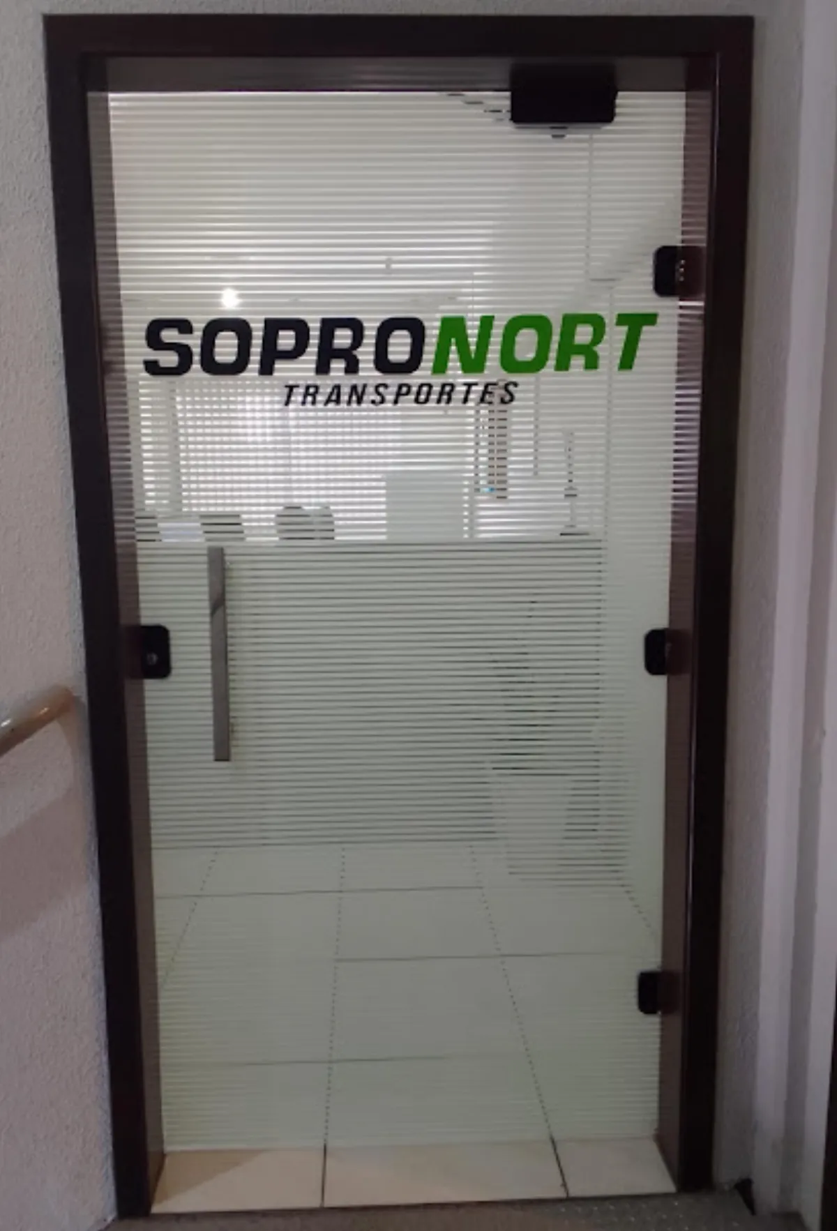 Fachada de Sopronort Transportes